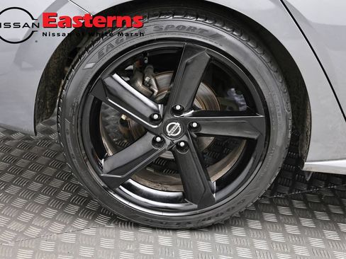 Used 2023 Nissan Sentra SR w/ Midnight Edition Package FWD image 29