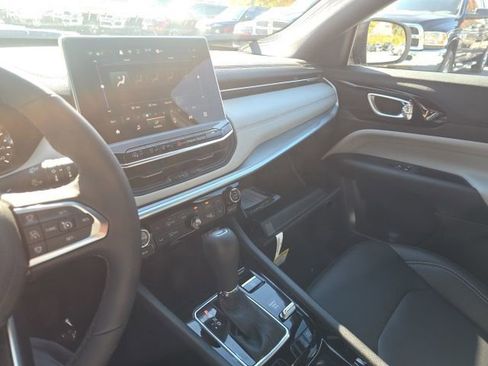 New 2026 Jeep Compass Limited image 24