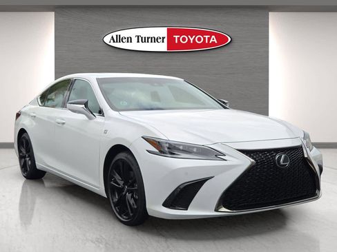 Used 2024 Lexus ES 300h F Sport image 1