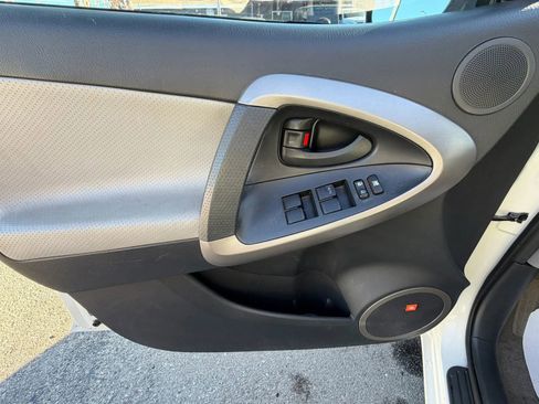 Used 2008 Toyota RAV4 Limited image 23