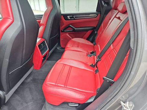 Certified 2021 Porsche Cayenne GTS AWD/4WD image 39