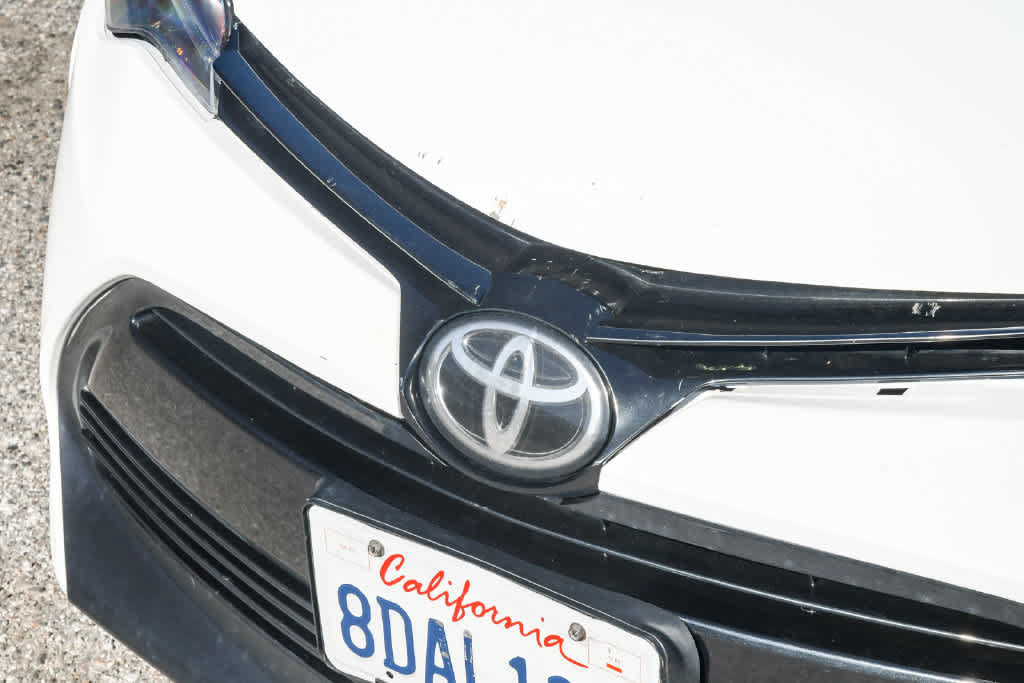 Used 2018 Toyota Corolla LE FWD image 5