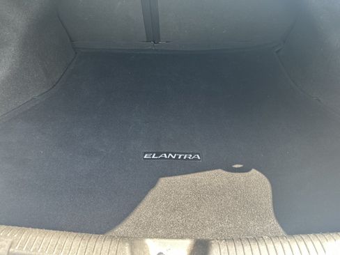 Used 2013 Hyundai Elantra Limited FWD image 22