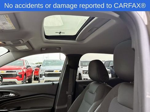 Certified 2024 Chevrolet Trax LT w/ Sunroof Package FWD image 21