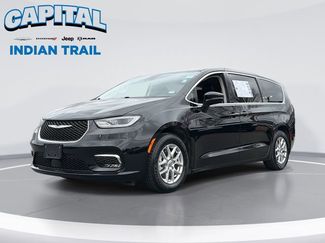 Used 2024 Chrysler Pacifica Touring-L video 1