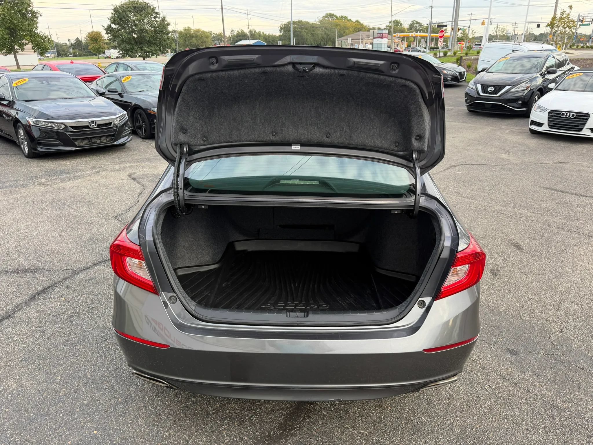 Used 2018 Honda Accord Sport image 33