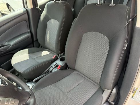 Used 2015 Nissan Versa SV FWD image 6