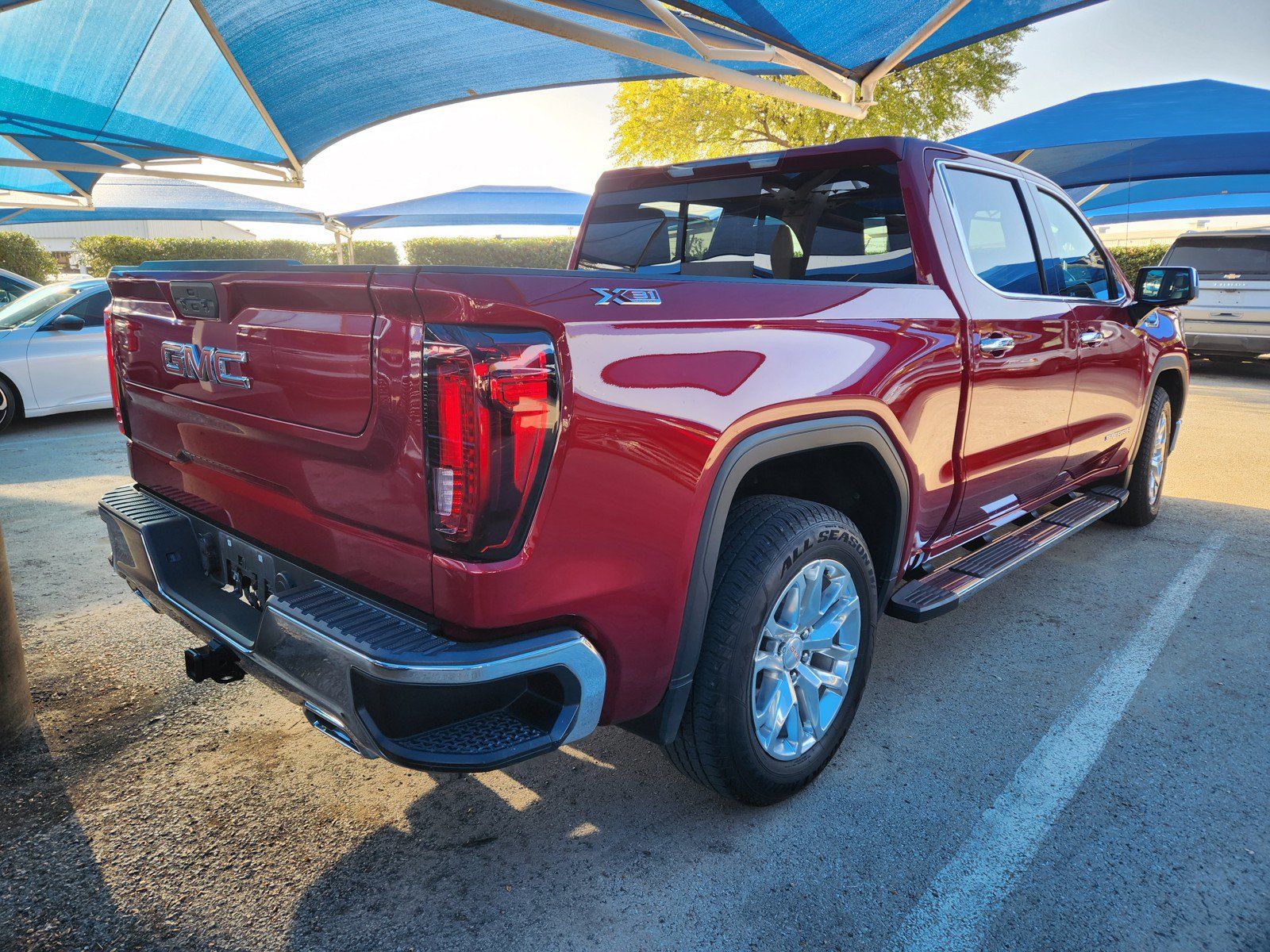 Used 2021 GMC Sierra 1500 SLT AWD/4WD image 4