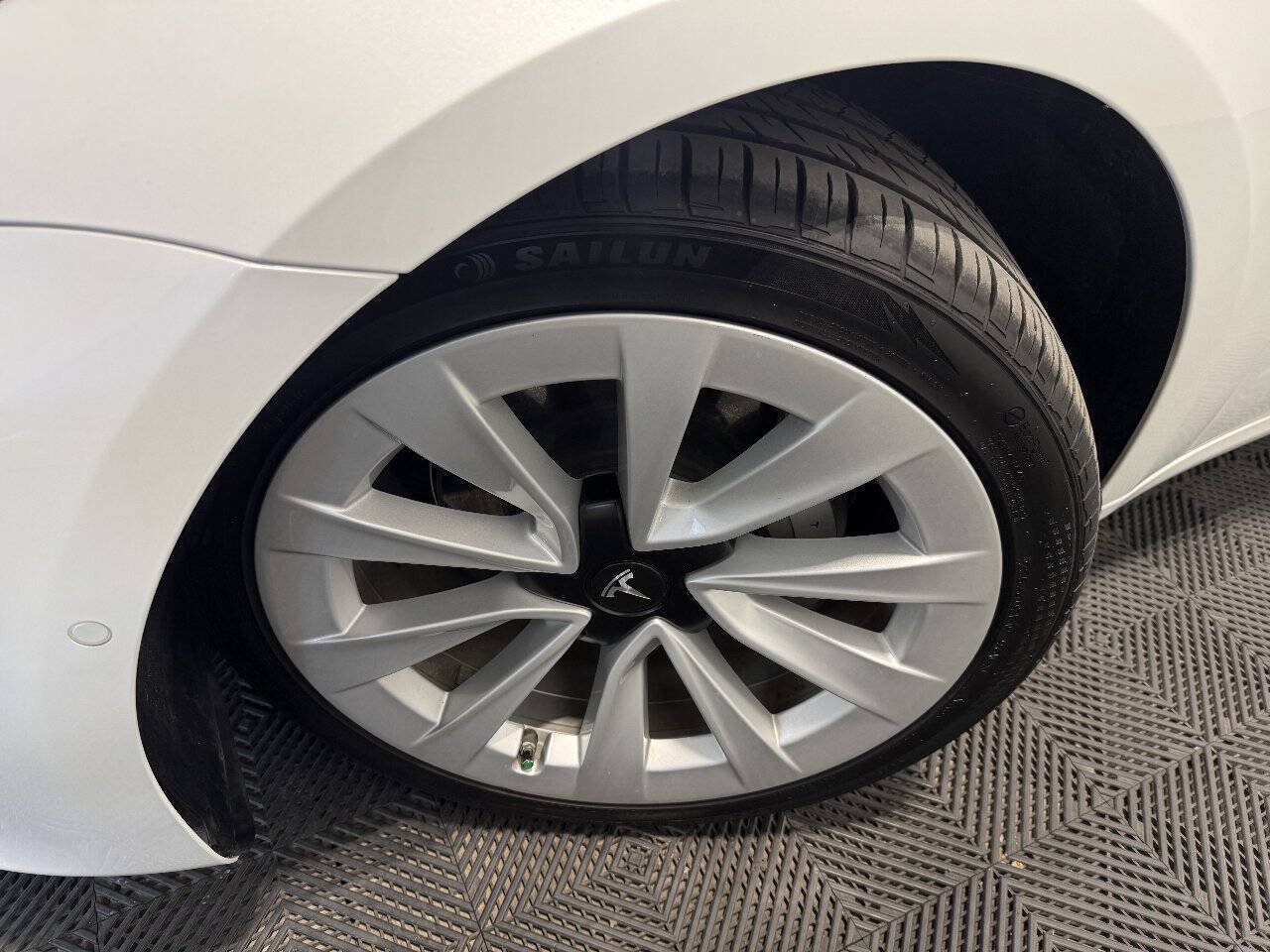 Used 2021 Tesla Model 3 Standard Range RWD image 34