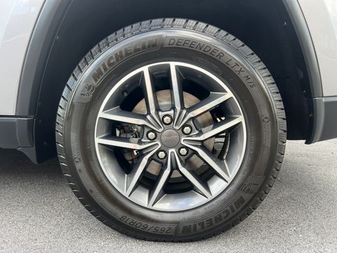 Used 2019 Jeep Grand Cherokee Limited w/ Luxury Group II AWD/4WD image 87
