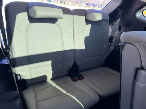 Used 2017 Hyundai Santa Fe SE Ultimate image 32