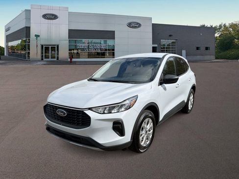 Used 2025 Ford Escape Active AWD/4WD image 5