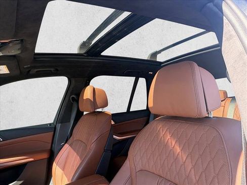 Used 2024 BMW X5 M60i image 10