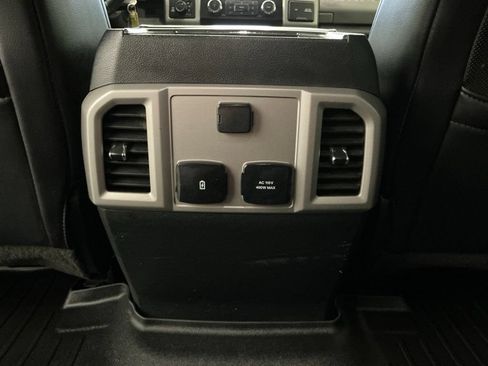 Used 2019 Ford F250 Lariat w/ Lariat Value Package AWD/4WD image 25