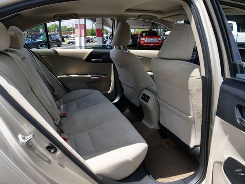 Used 2015 Honda Accord EX image 25