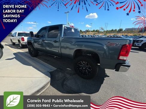 Used 2014 GMC Sierra 2500 SLE w/ SLE Preferred Package AWD/4WD image 8