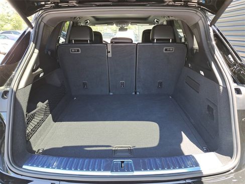 Used 2025 Porsche Cayenne image 17