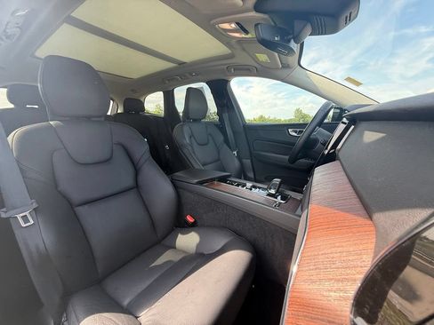 Used 2023 Volvo XC60 B5 Plus w/ Climate Package AWD/4WD image 32