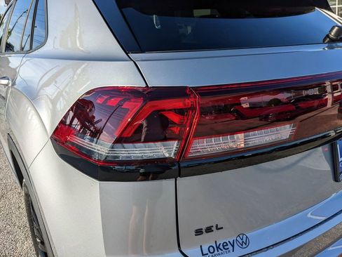 New 2026 Volkswagen Atlas Cross Sport SEL R-Line image 12