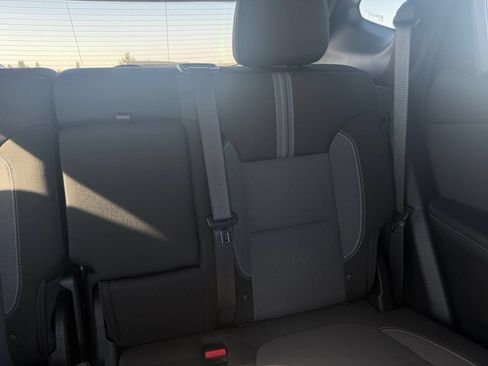 Used 2025 Chevrolet Blazer LT FWD image 38