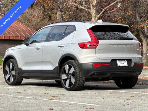 Used 2023 Volvo XC40 Recharge Ultimate image 6