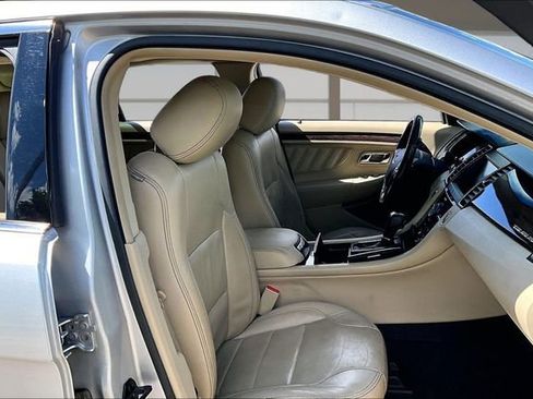 Used 2013 Ford Taurus Limited FWD image 7