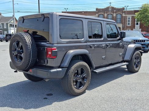 Used 2021 Jeep Wrangler Unlimited Sahara AWD/4WD image 7