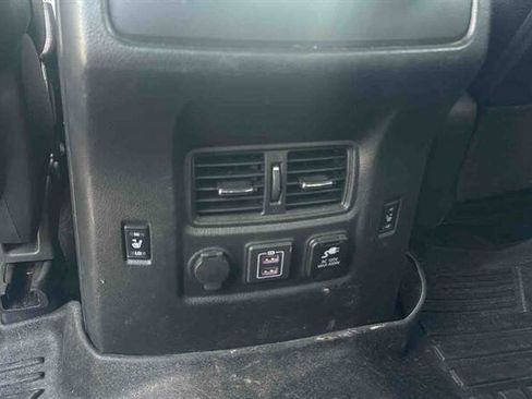 Used 2021 Nissan Titan PRO-4X w/ Pro-4x Convenience Package AWD/4WD image 18