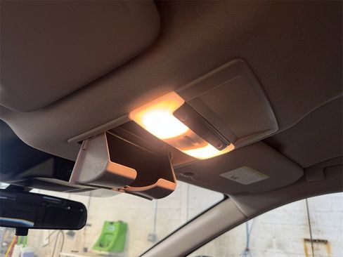 Used 2023 Nissan Rogue S image 30