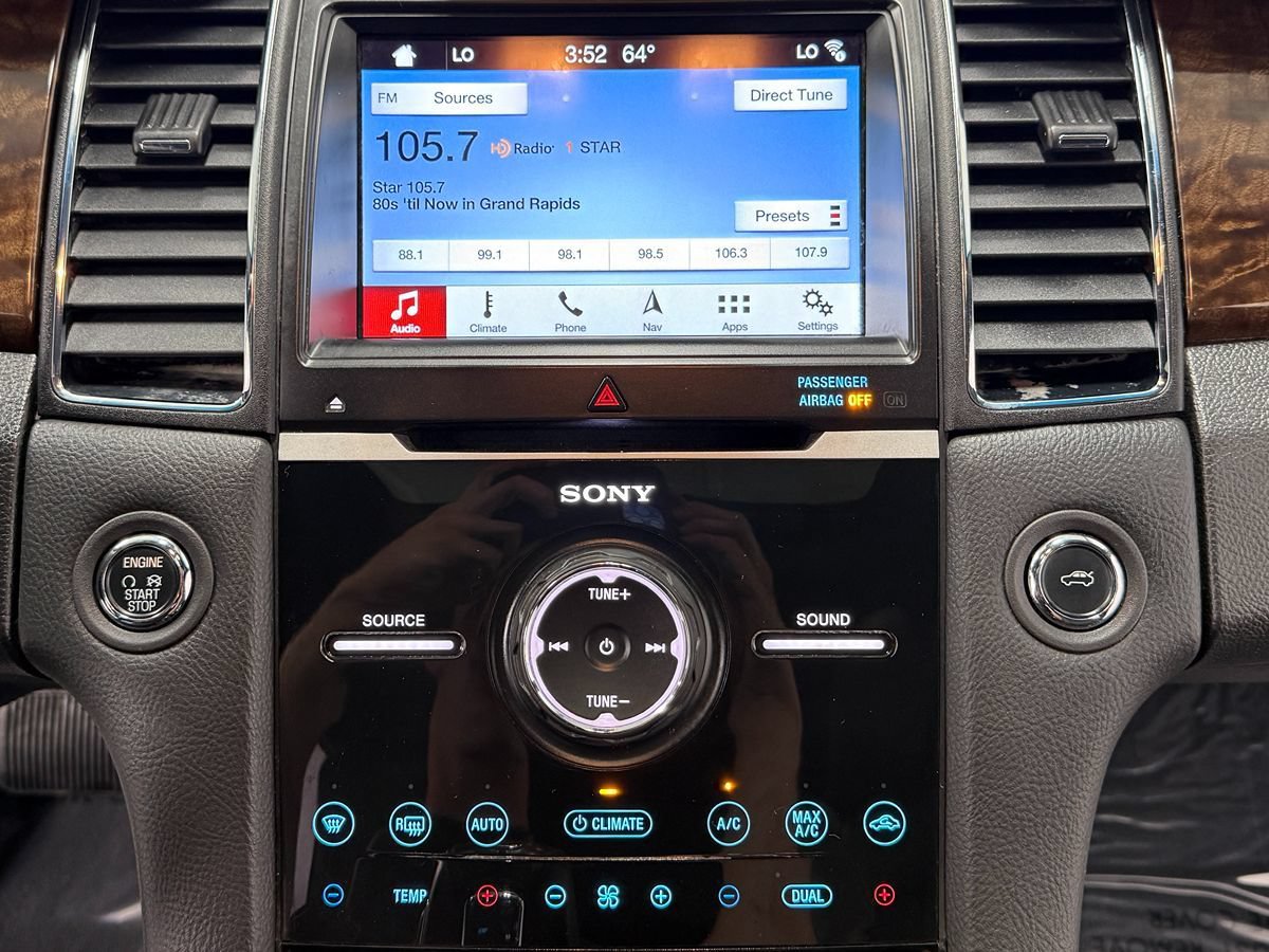 Used 2019 Ford Taurus Limited AWD/4WD image 20