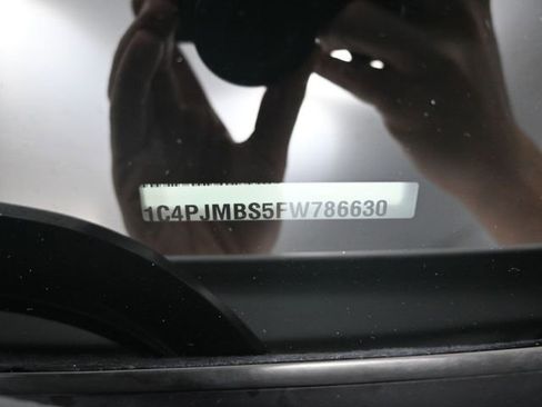 Used 2015 Jeep Cherokee Trailhawk AWD/4WD image 44