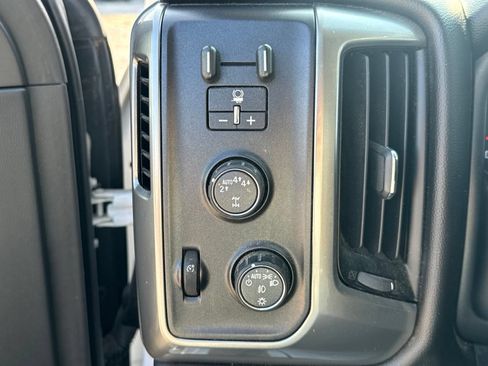 Used 2018 Chevrolet Silverado 1500 LT w/ All Star Edition AWD/4WD image 17