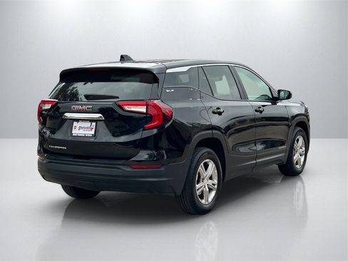 Used 2024 GMC Terrain SLE image 5