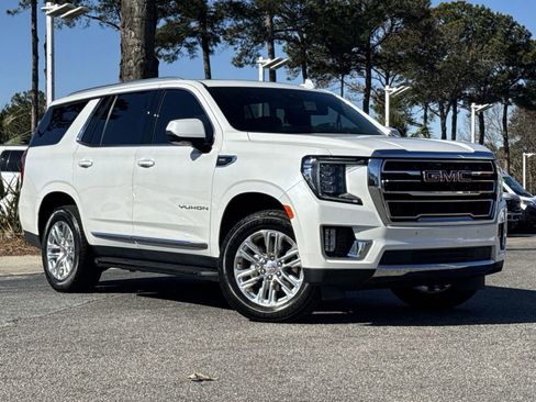 Used 2024 GMC Yukon SLT w/ SLT Premium Package image 2