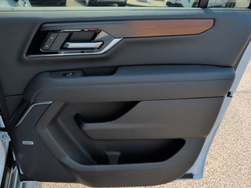 New 2026 GMC Yukon XL Denali AWD/4WD image 39
