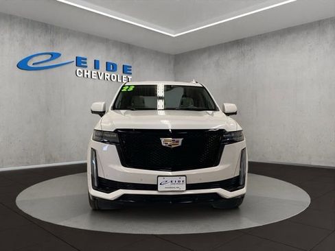 Used 2023 Cadillac Escalade Sport Platinum w/ Heavy-Duty Trailer Package AWD/4WD image 13