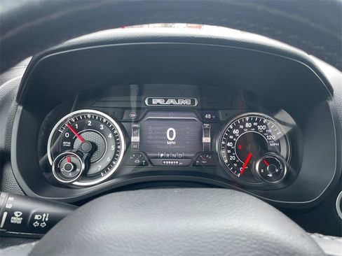 Used 2019 RAM 1500 Big Horn image 32