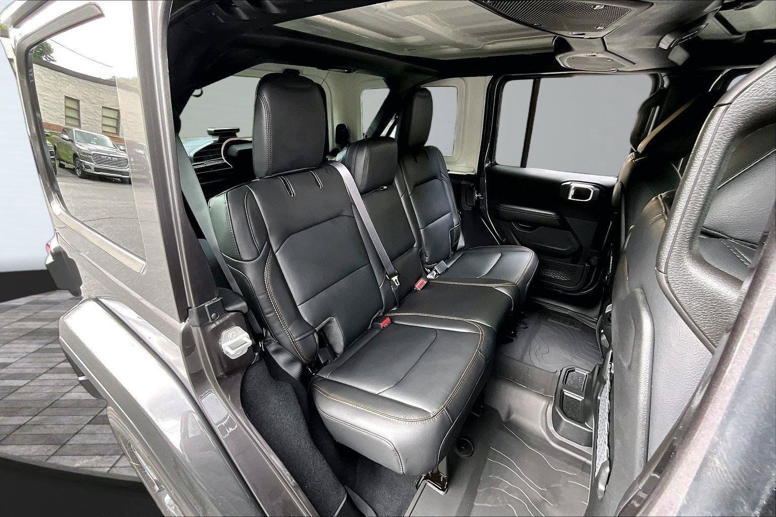 New 2026 Jeep Wrangler Unlimited Sahara AWD/4WD image 10