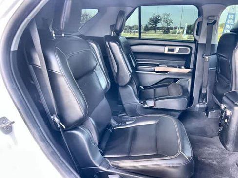 Used 2022 Ford Explorer XLT w/ Equipment Group 202A RWD image 14
