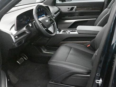 Used 2026 Cadillac Vistiq Luxury AWD/4WD image 10