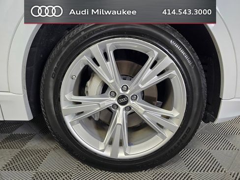 Used 2023 Audi Q8 Premium w/ Convenience Package AWD/4WD image 2