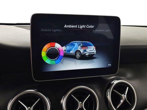 Used 2020 Mercedes-Benz GLA 250 4MATIC image 25