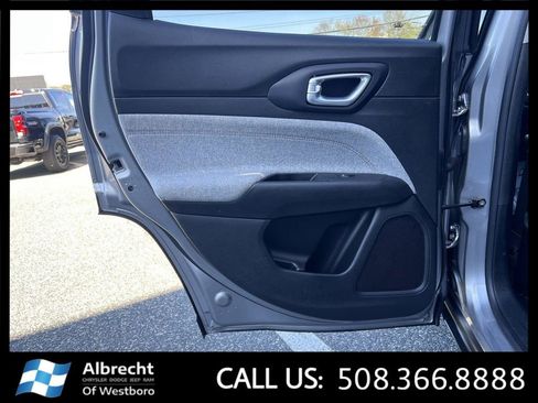 Used 2022 Jeep Compass Latitude AWD/4WD image 13