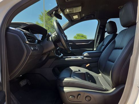 Used 2024 GMC Acadia Elevation AWD/4WD image 16