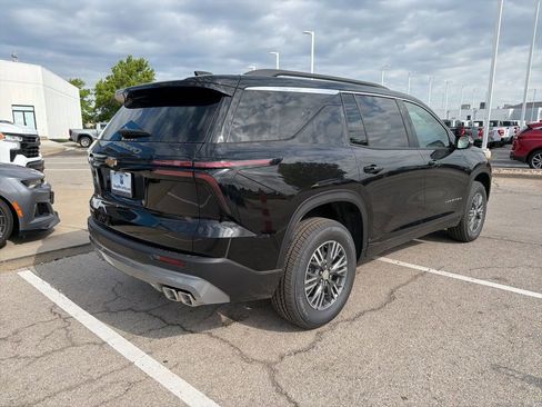 New 2026 Chevrolet Traverse LT FWD image 3