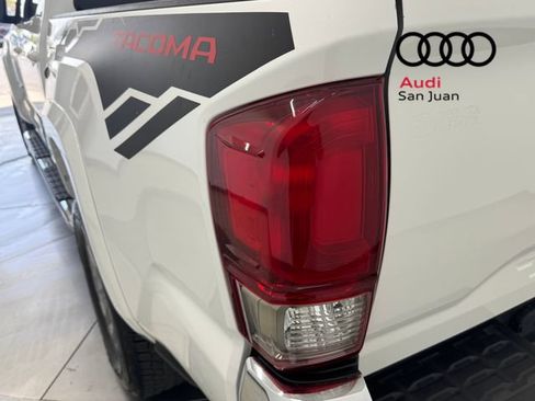 Used 2017 Toyota Tacoma SR5 w/ Tow Package RWD image 11