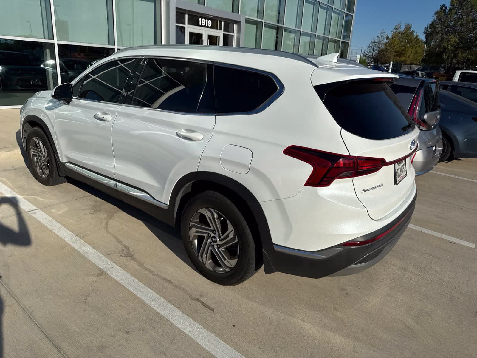 Used 2021 Hyundai Santa Fe SEL FWD image 4