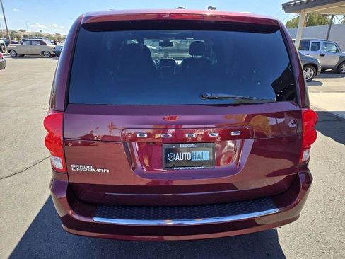 Used 2018 Dodge Grand Caravan GT image 4