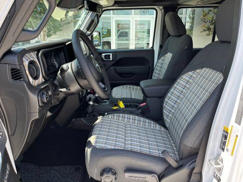 New 2026 Jeep Gladiator Sport AWD/4WD image 3