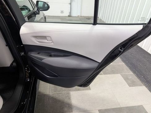 Used 2025 Toyota Corolla LE image 23